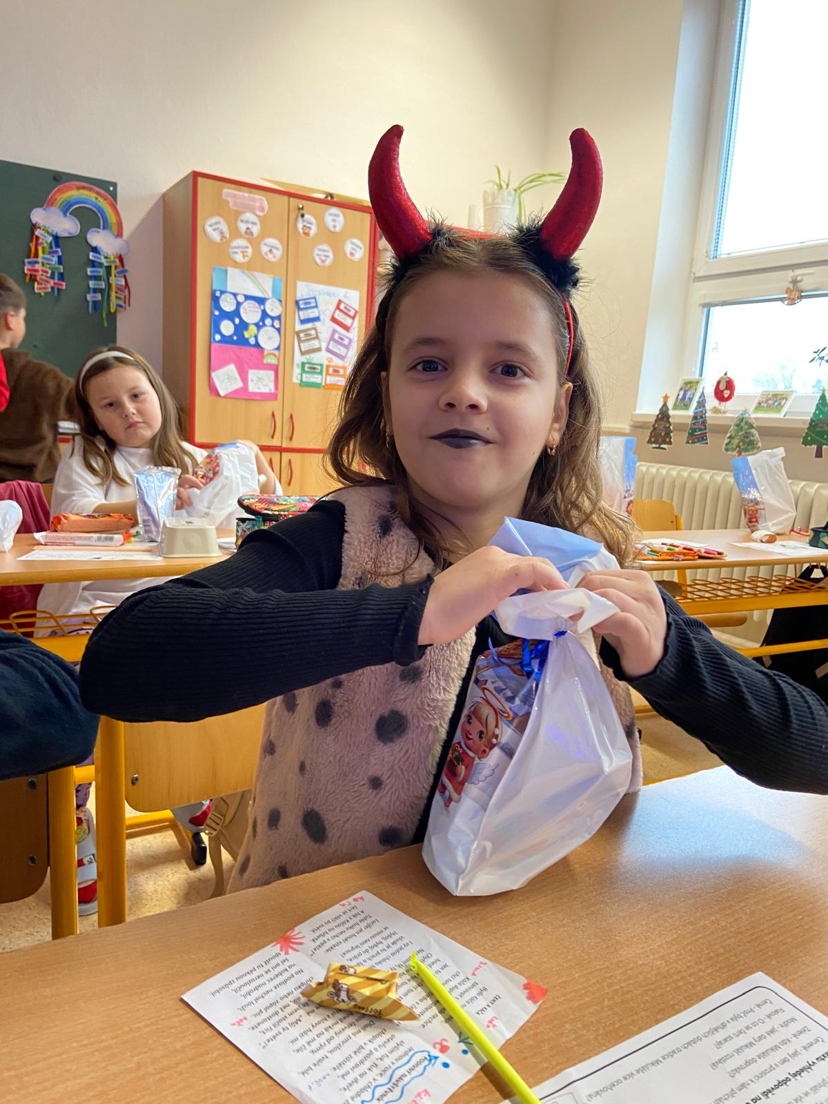 PHOTO-2025-12-07-20-48-03 19.jpg